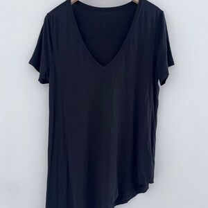 Lululemon black V neck asymmetrical
Knot